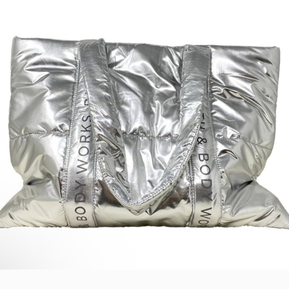 Metallic Puffer Tote In Silver - Bath & Body Works Bag - NWT Large - Picture 1 of 4